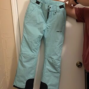 Women size medium thick teal snow pants. Worn once